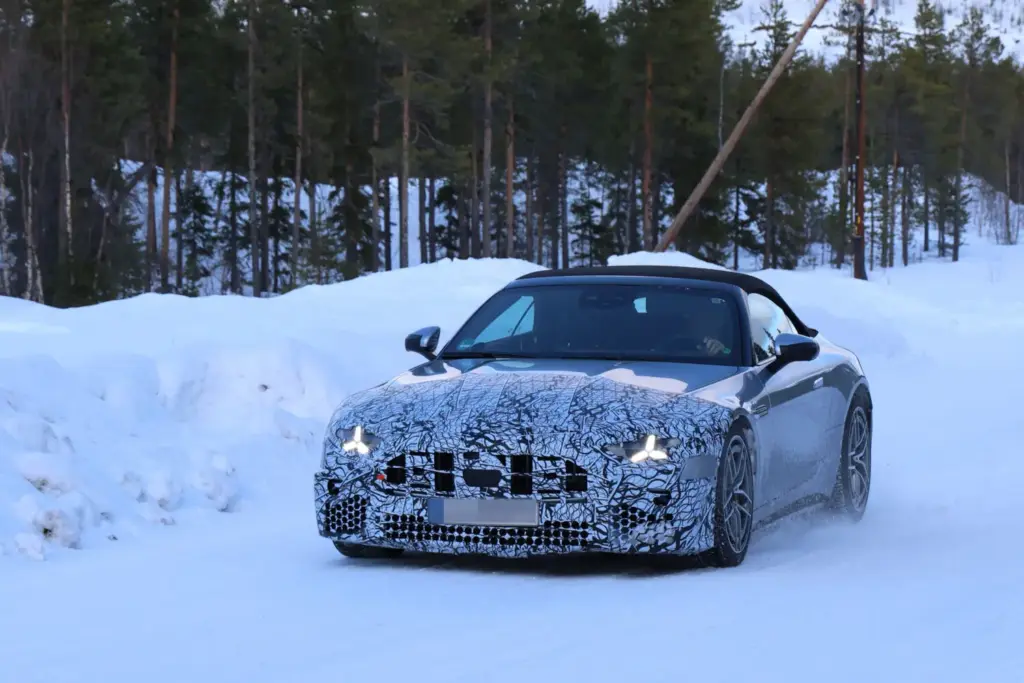 Mercedes AMG SL 2027 restyling 1 Motor16