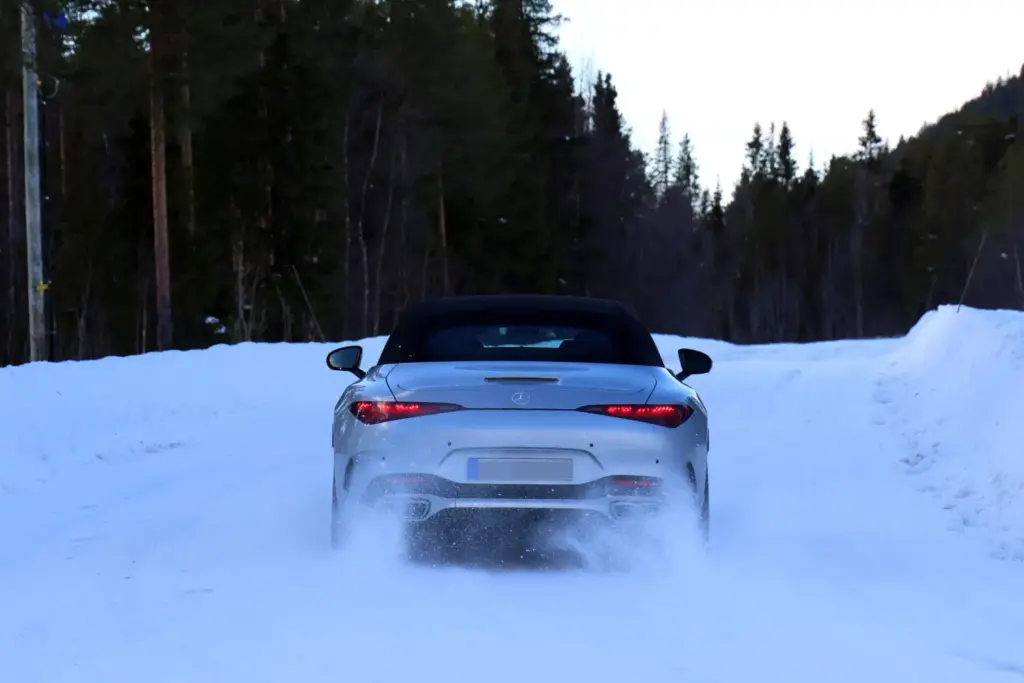 Mercedes AMG SL 2027 restyling 13 Motor16