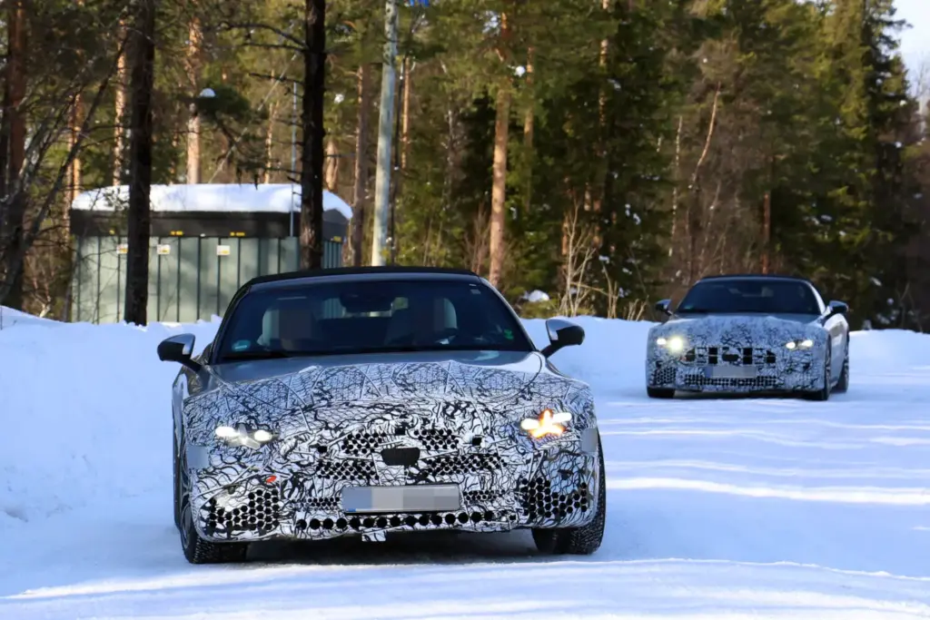 Mercedes AMG SL 2027 restyling 14 Motor16