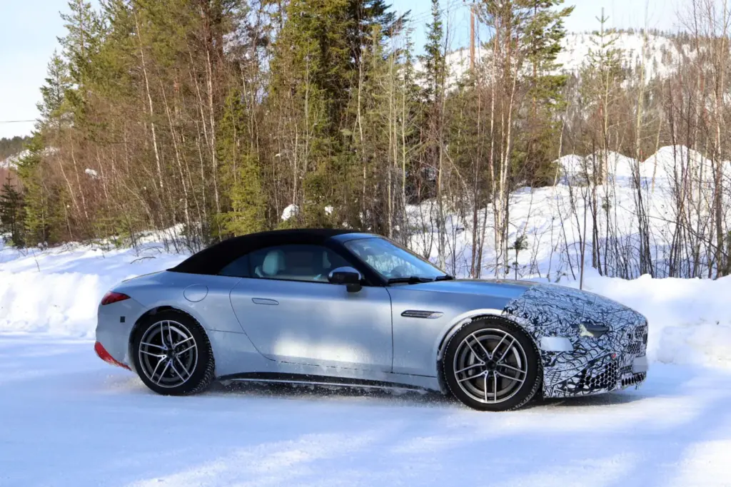 Mercedes AMG SL 2027 restyling 20 Motor16