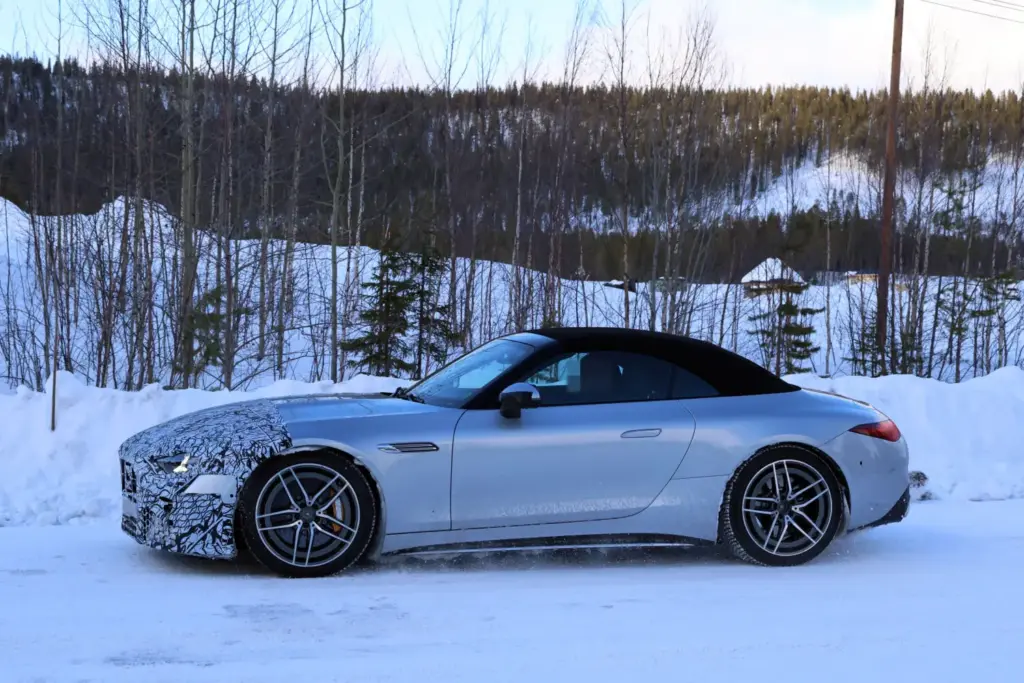 Mercedes AMG SL 2027 restyling 6 Motor16