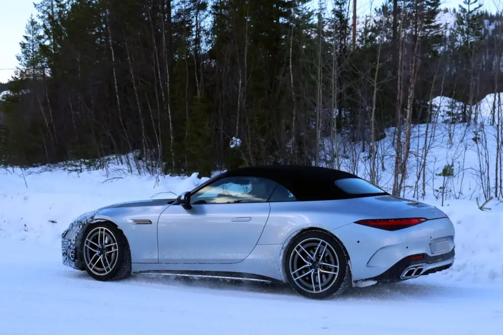 Mercedes AMG SL 2027 restyling 8 Motor16