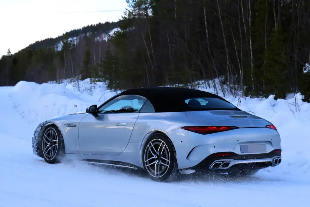 Mercedes AMG SL 2027 restyling 9 Motor16