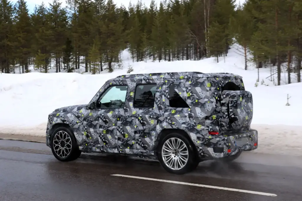 Mercedes Baby G 8 Motor16