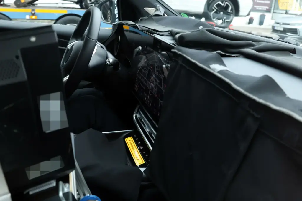 Mercedes Benz GLA EQ 2027 15 Motor16