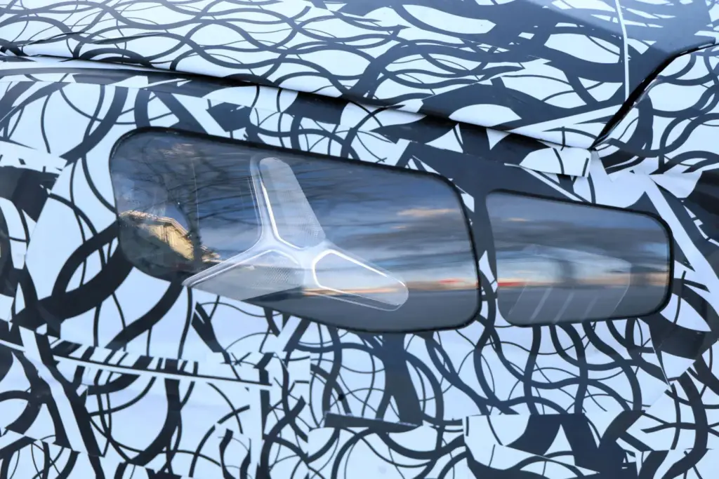 Mercedes Clase C 2027 FL 3 Motor16