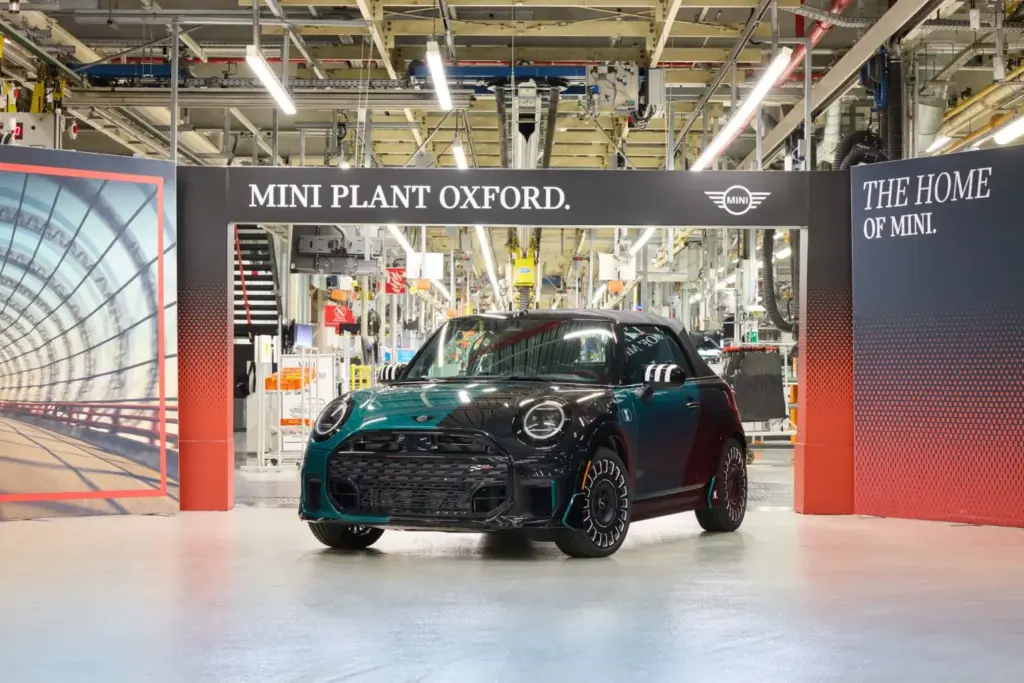 Mini John Cooper Works Convertible Mini 01 40 Motor16