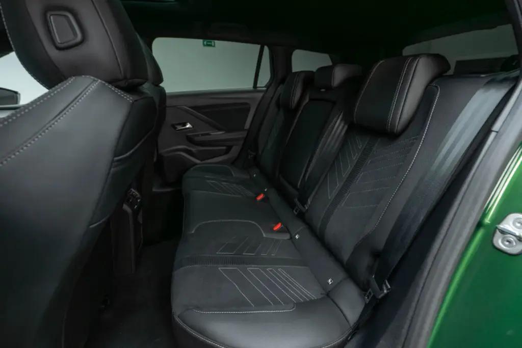 Opel Astra y los asientos Intelli Seats de serie 1 Motor16