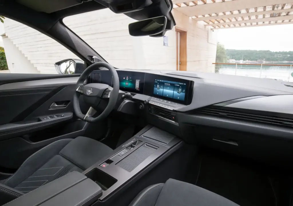 Opel Astra y los asientos Intelli Seats de serie 4 Motor16