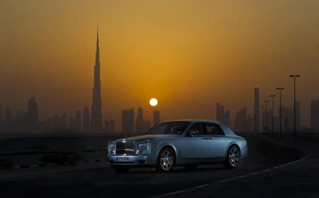 P90135226 102EX World Tour 6 Motor16