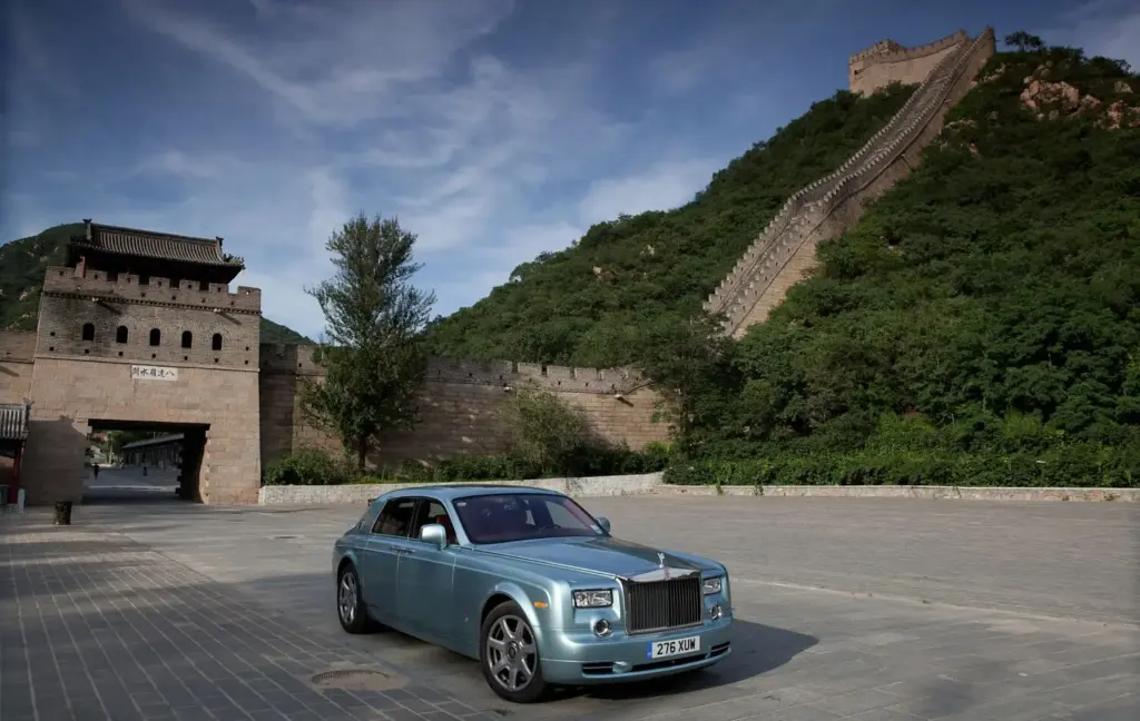 P90632811 102EX World Tour 4 Motor16