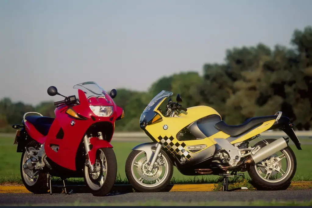 P90635650 highRes bmw k 1200 rs Motor16