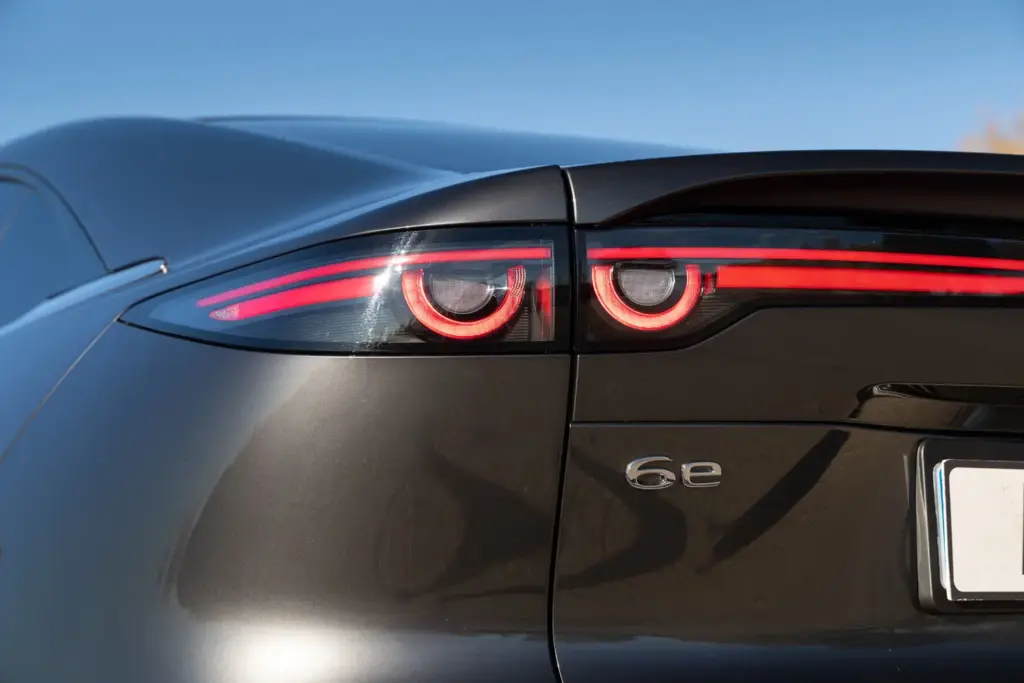 PRUEBA MAZDA 6E 12 Motor16