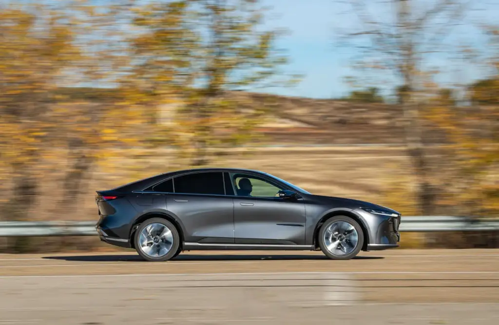 PRUEBA MAZDA 6E 13 Motor16