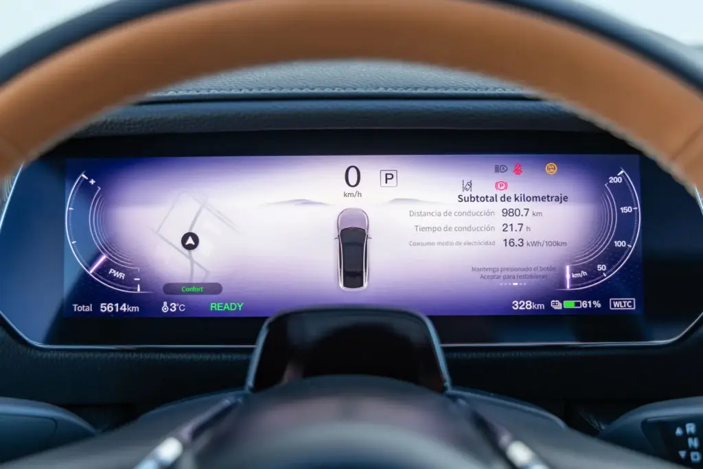 PRUEBA MAZDA 6E 33 Motor16