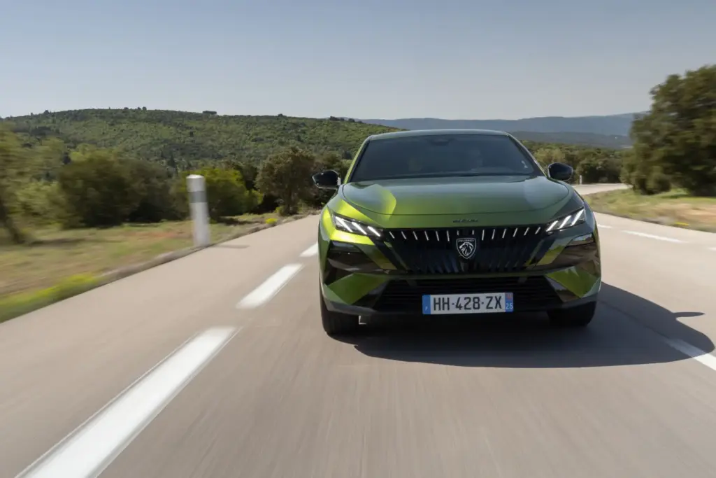 Peugeot 408 13 Motor16