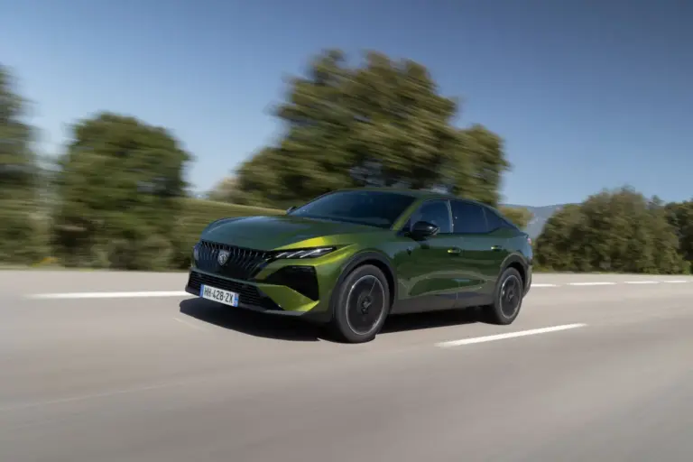 Peugeot amplía su gama electrificada con eléctricos, híbridos e híbridos enchufables