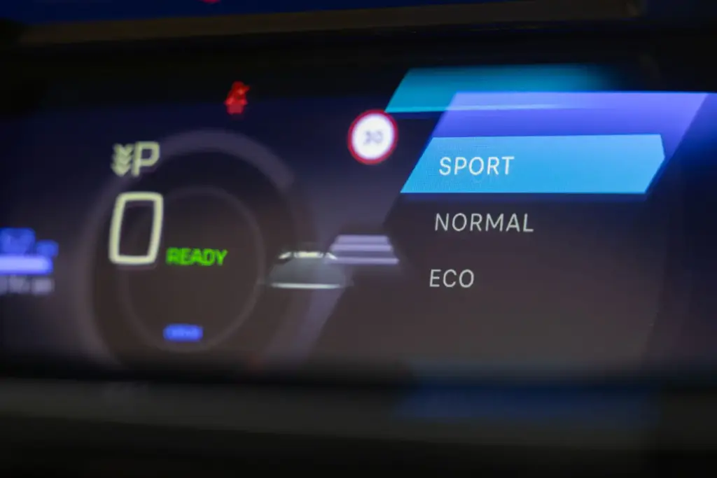 Peugeot 408 33 Motor16
