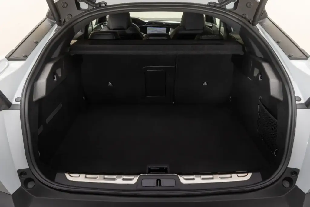 Peugeot 408 38 Motor16