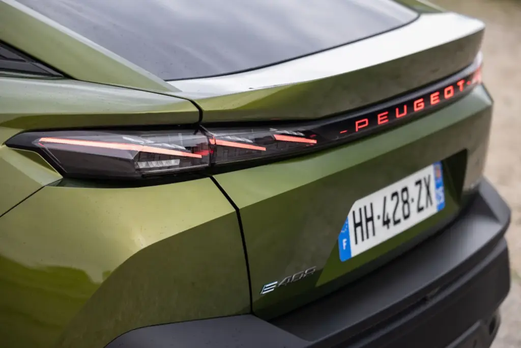 Peugeot 408 8 Motor16