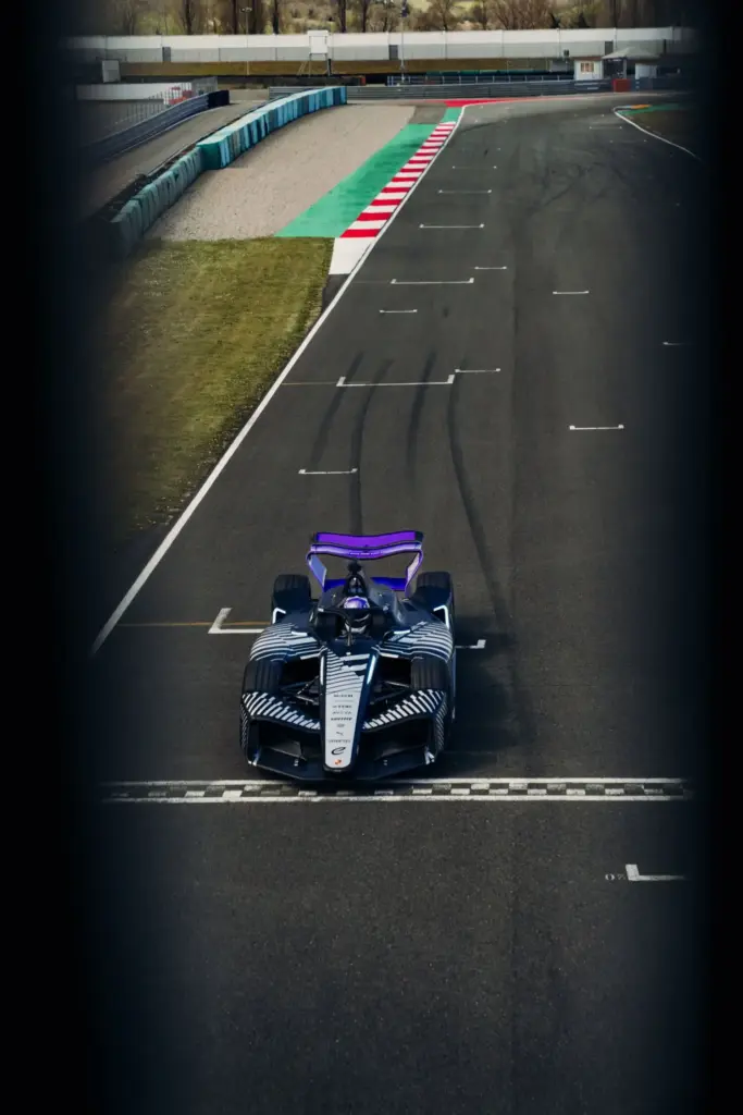 Porsche 975 RSE 1 Motor16