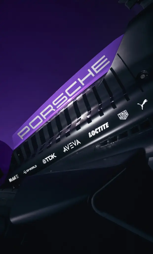 Porsche 975 RSE 11 Motor16