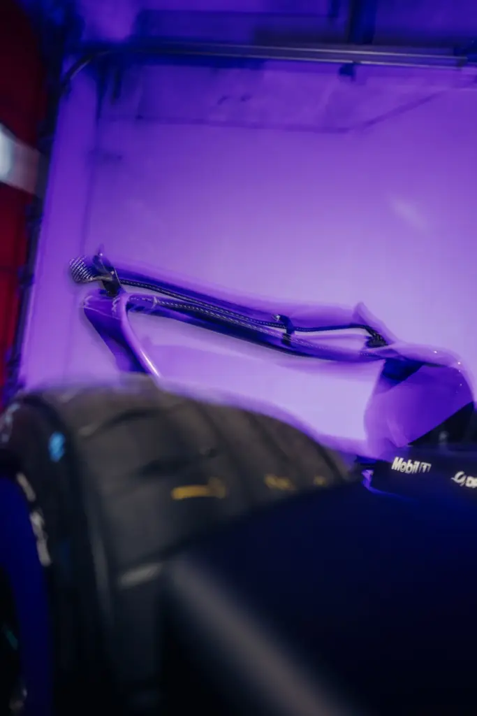 Porsche 975 RSE 12 Motor16