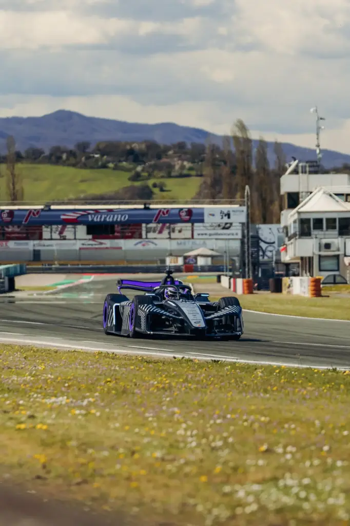 Porsche 975 RSE 2 Motor16