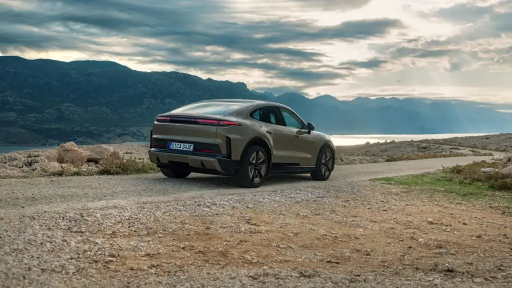 Porsche Cayenne Coupe Electric 11 Motor16