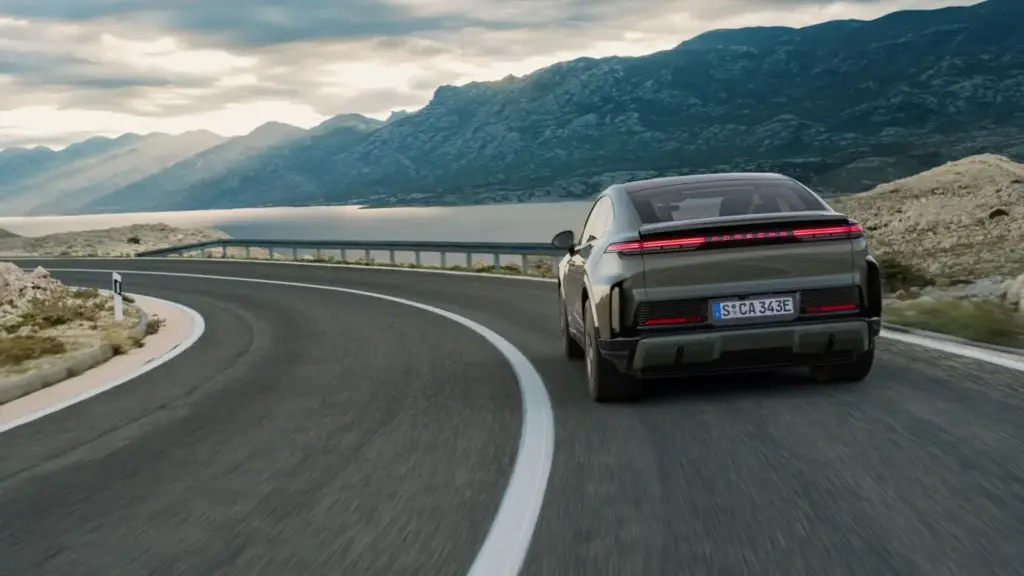 Porsche Cayenne Coupe Electric 16 Motor16