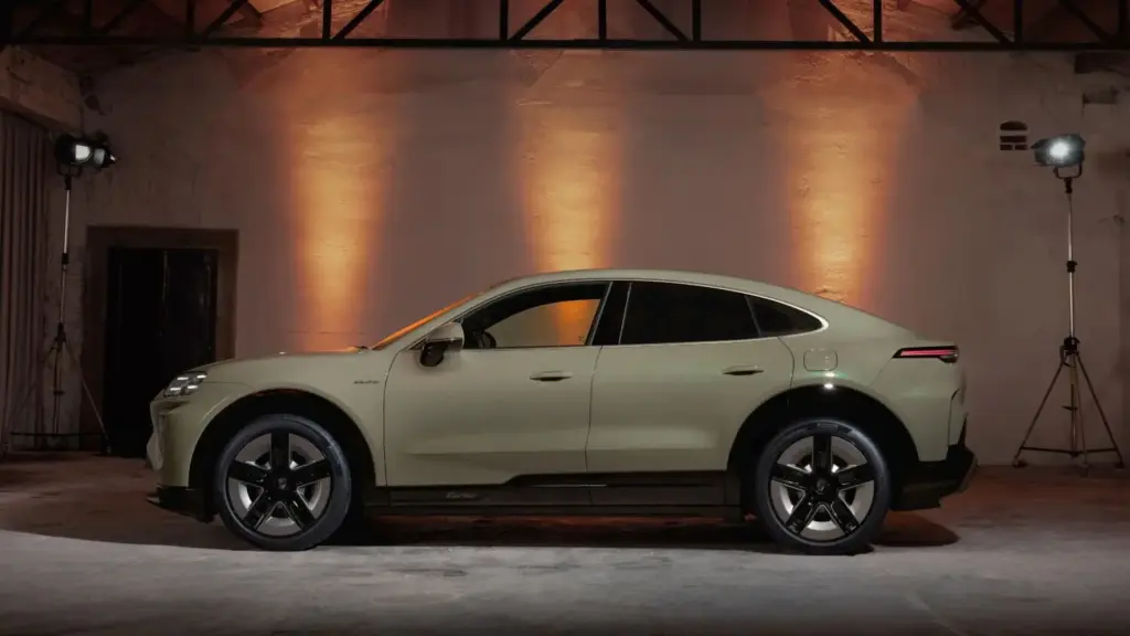 Porsche Cayenne Coupe Electric 23 Motor16