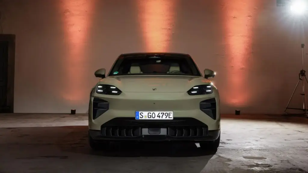 Porsche Cayenne Coupe Electric 24 Motor16