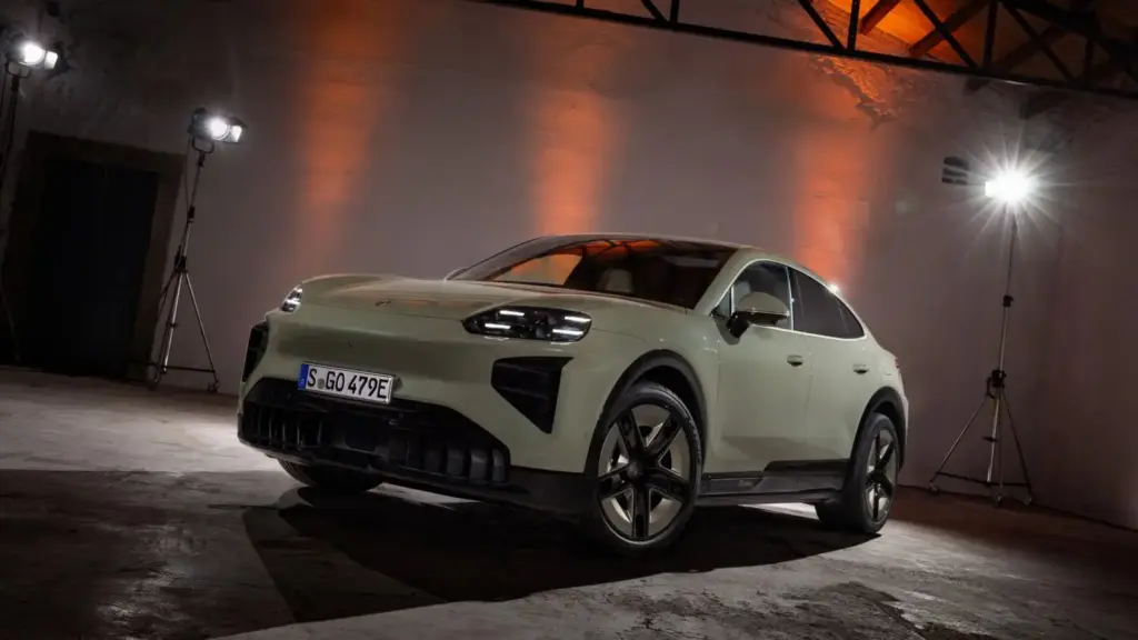 Porsche Cayenne Coupe Electric 26 Motor16