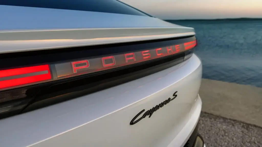 Porsche Cayenne Coupe Electric 7 Motor16