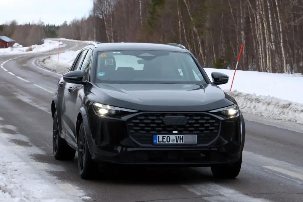 Porsche Macan 2028 espia 1 Motor16