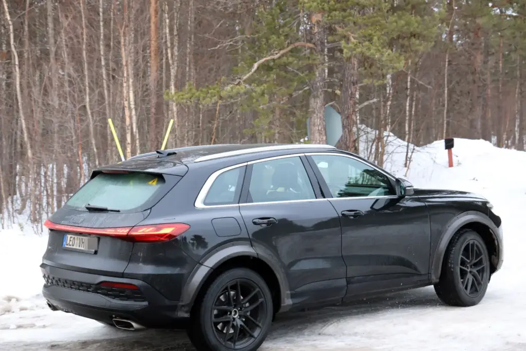 Porsche Macan 2028 espia 11 Motor16