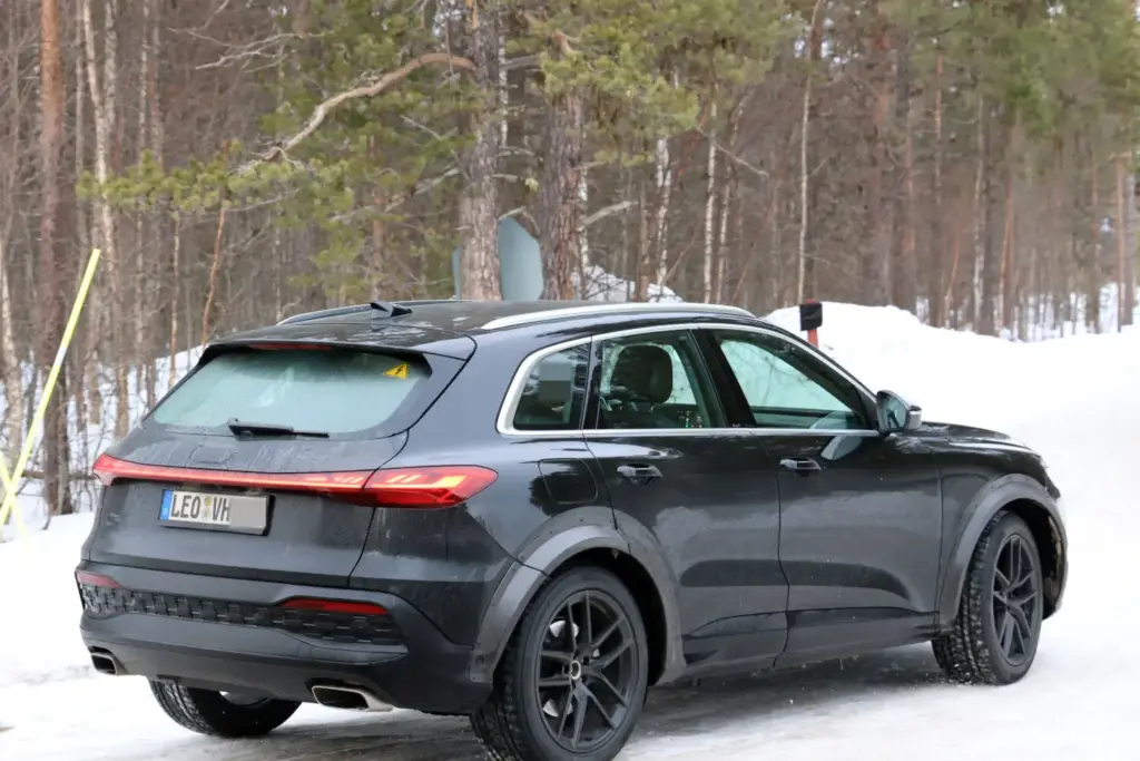 Porsche Macan 2028 espia 12 Motor16