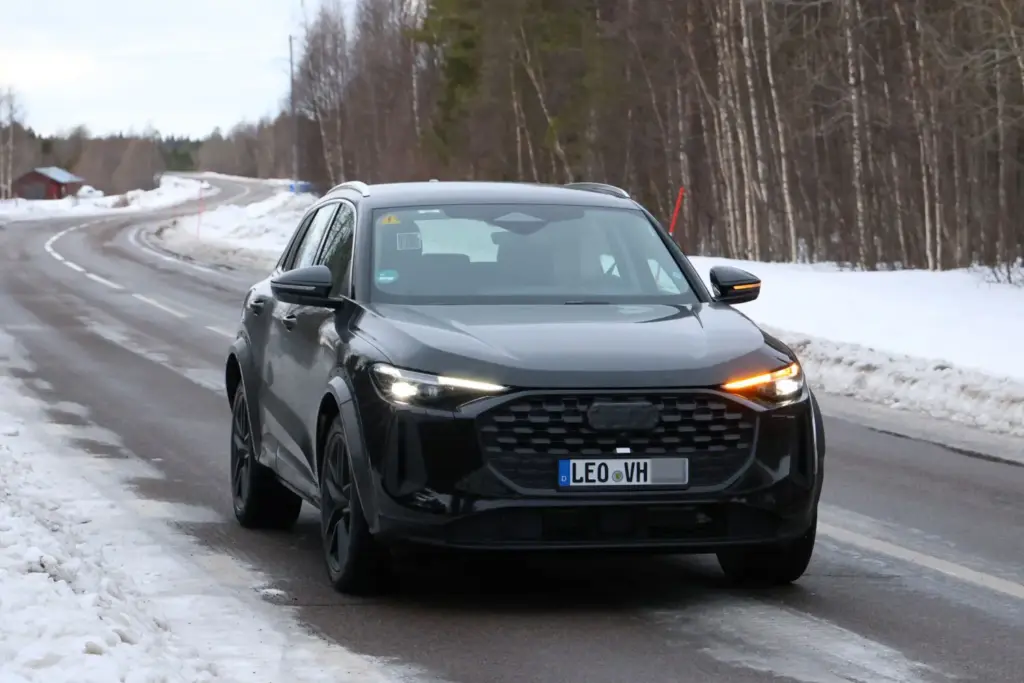 Porsche Macan 2028 espia 2 Motor16