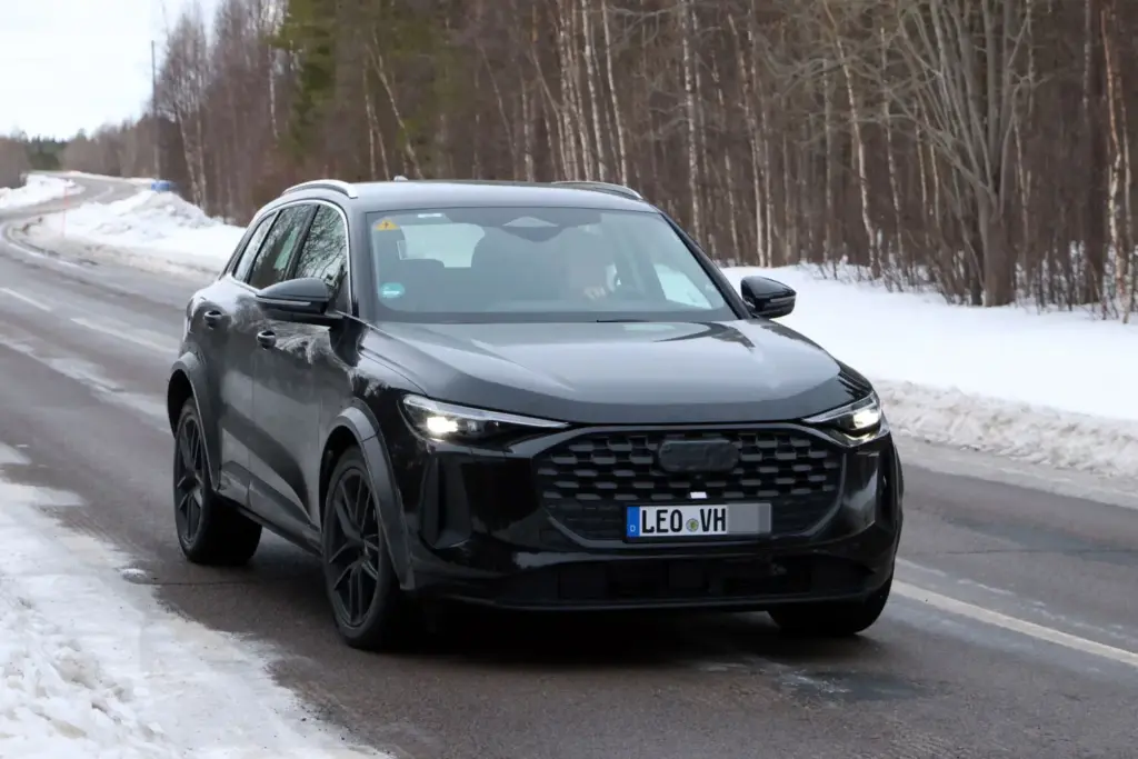 Porsche Macan 2028 espia 3 Motor16