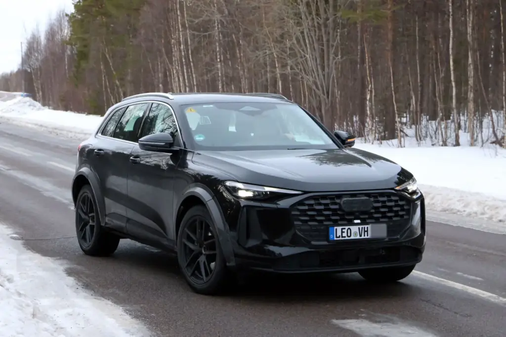 Porsche Macan 2028 espia 4 Motor16