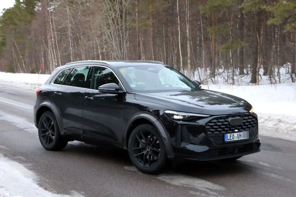 Porsche Macan 2028 espia 5 Motor16