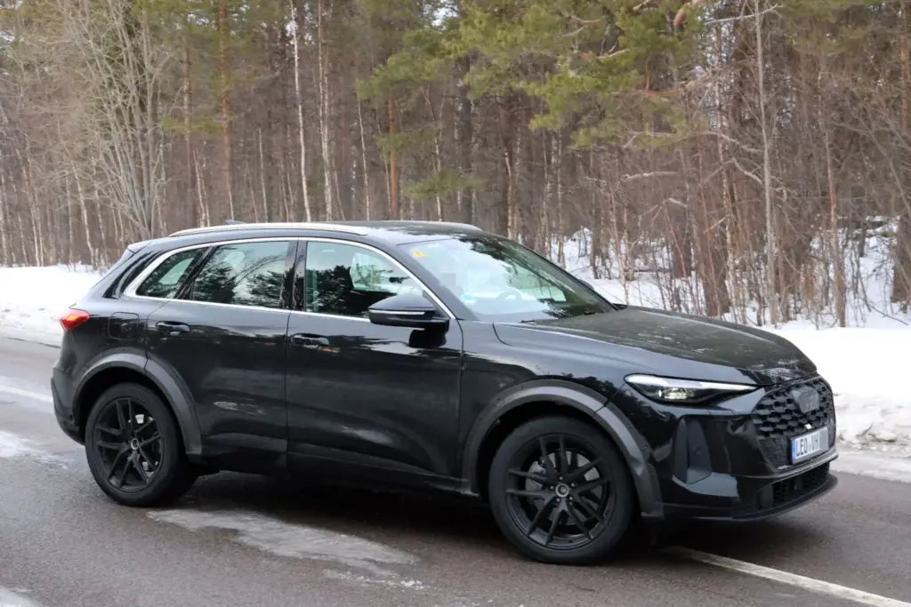 Porsche Macan 2028 espia 6 Motor16