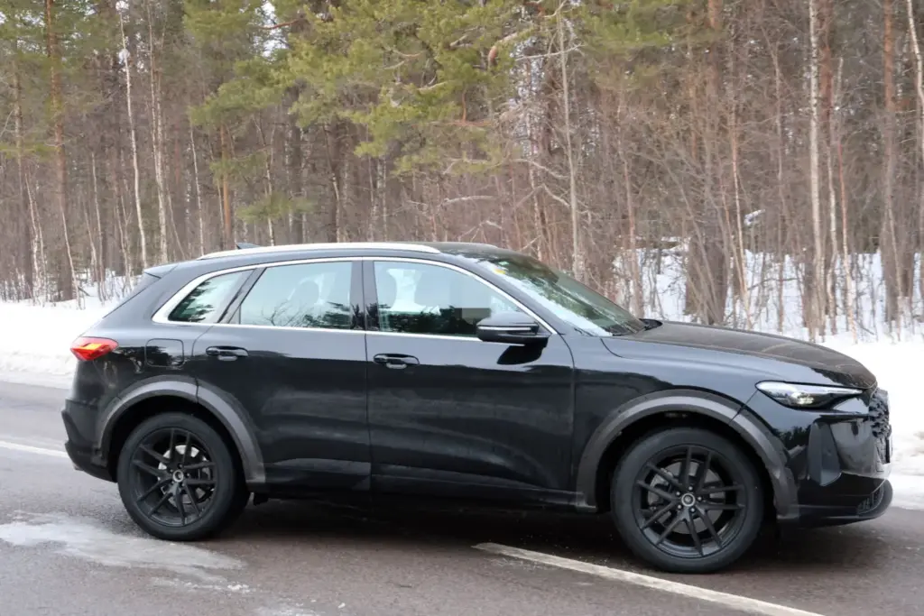 Porsche Macan 2028 espia 7 Motor16