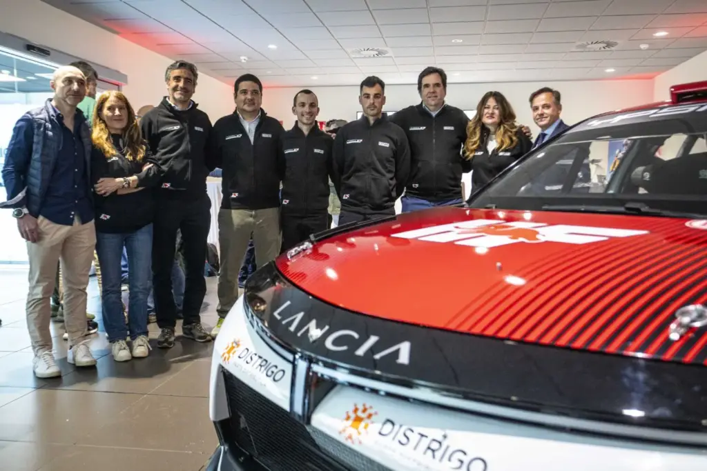 Presentacion Lancia Corse Espana 37 Motor16