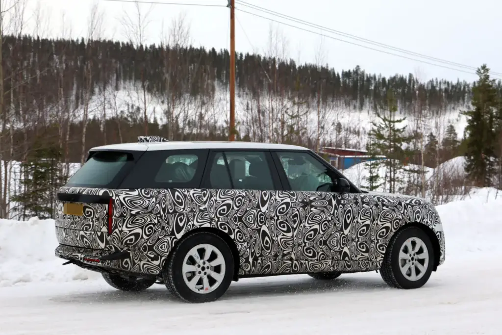 Range Rover 2027 12 Motor16