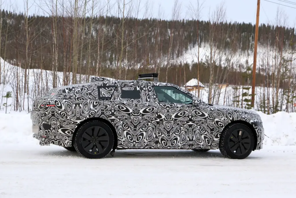 Range Rover Velar electrico 2027 11 Motor16