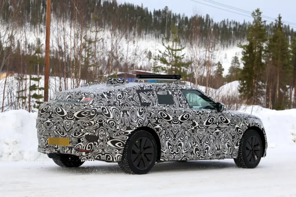 Range Rover Velar electrico 2027 13 Motor16