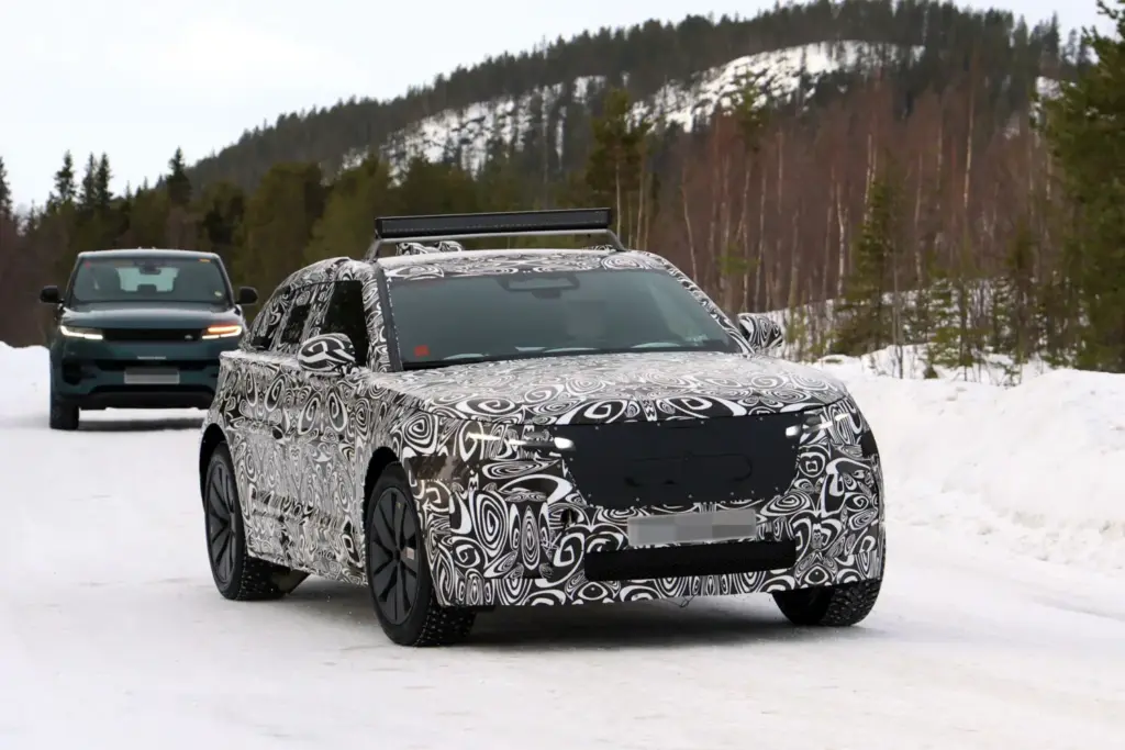 Range Rover Velar electrico 2027 4 Motor16