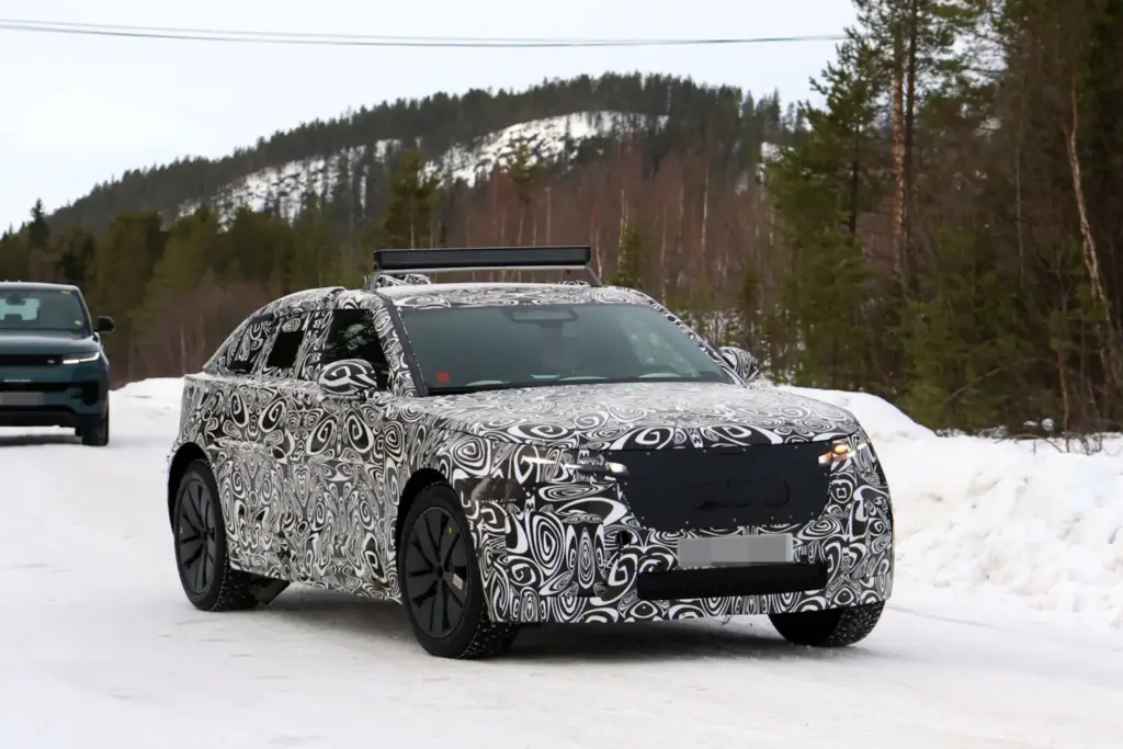 Range Rover Velar electrico 2027 5 Motor16