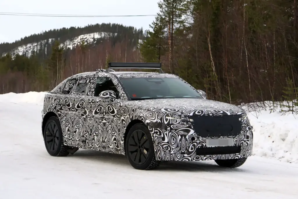 Range Rover Velar electrico 2027 6 Motor16